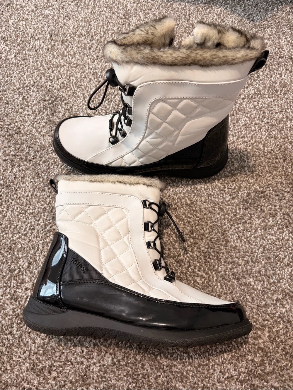 totes White and Black Quilted Faux-Fur Trim Lace-Up Winter Boots